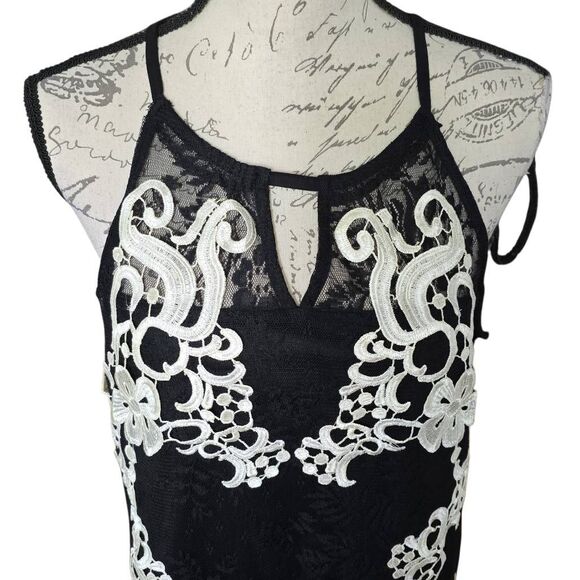 INC International Concepts Women's Sz L Black White Lace Embellished Halter Top - Picture 7 of 7